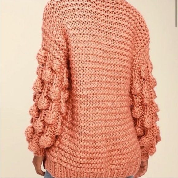 Chunky Knit Hand Made Oversized Cardigan
Sweater Pom Pom Sleeve - Picture 3 of 9